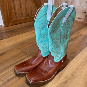 Women’s Justin cowgirl boots